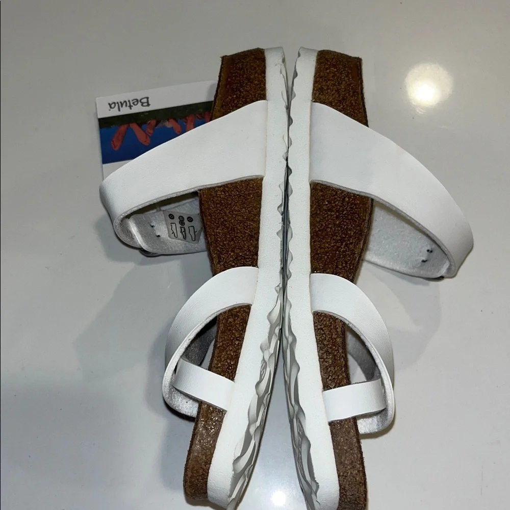 NWT Betula by BIRKENSTOCK White Mia Soft Bed Faux Leather Sandals Size 37 Narrow - Picture 4 of 8